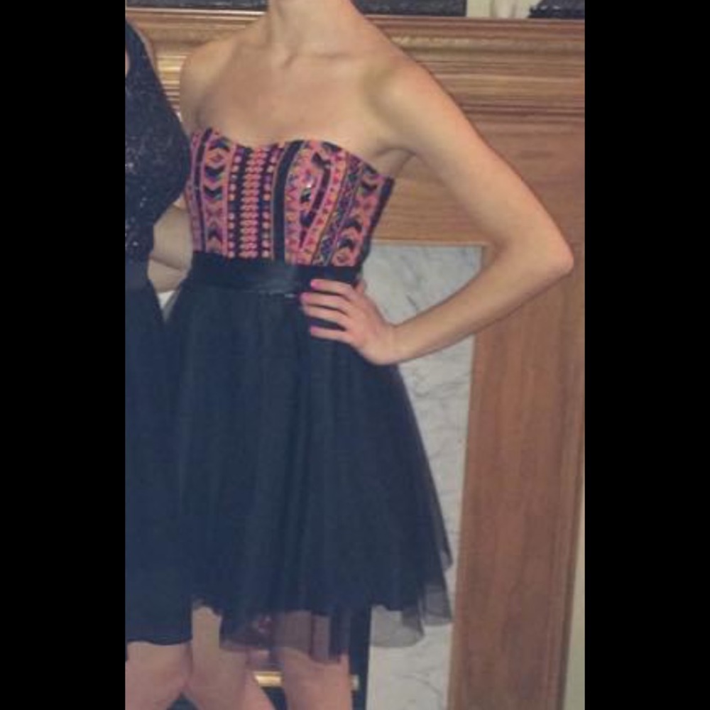 Short strapless sequin/ black prom dress